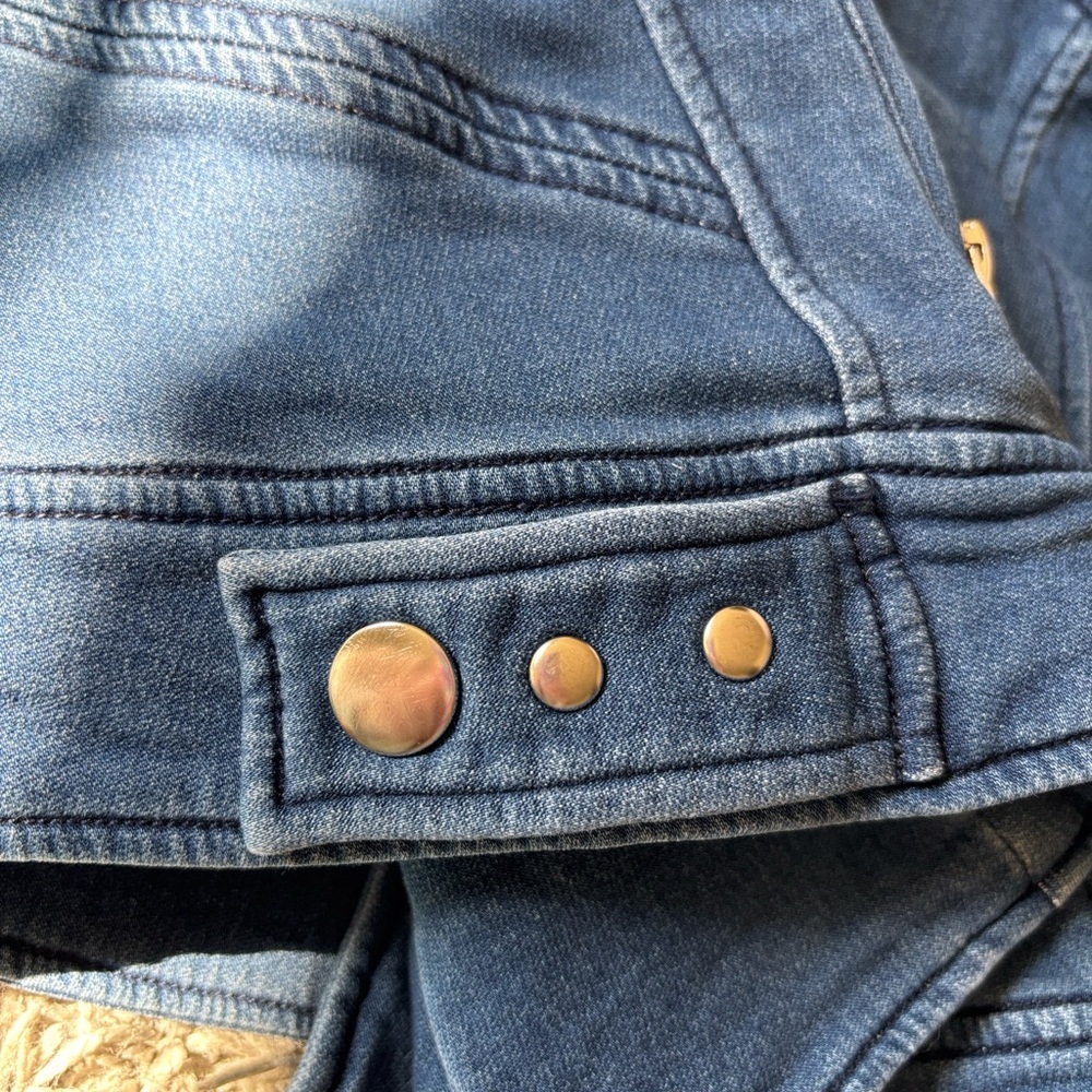 BLANK NYC Denim Moto Jacket Small Blue Zip Front Fitted Biker Style Jean Jacket - Picture 14 of 16